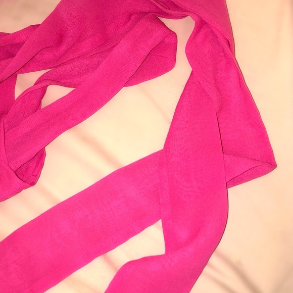 Never worn pink La Senza robe. Size small-medium - Picture 3 of 3